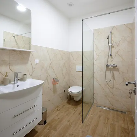 Cudesni Drvored Apartment